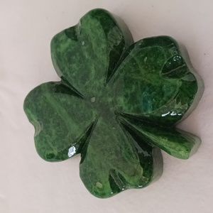 Alabaster Shamrock / Clover Paper Weight